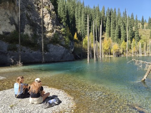 KAZACHSTÁN A KYRGYZSTÁN