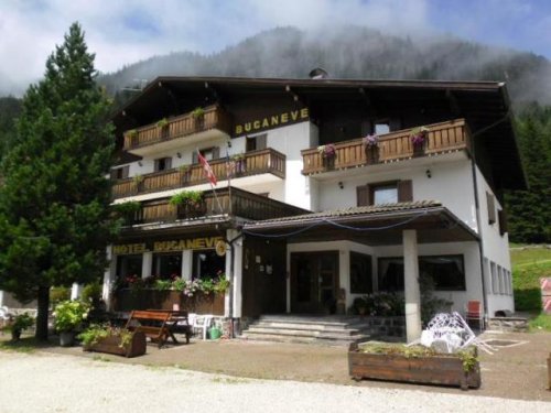 Hotel Bucaneve