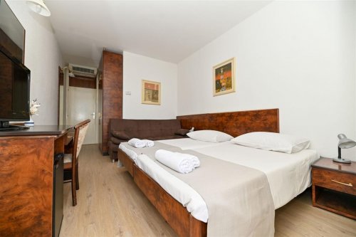 Zkrácená dovolená s dopravou a polopenzí v hotelu Medena