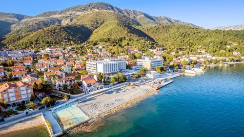 Carine Hotel Delfin