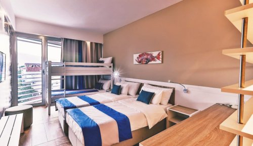 Carine Hotel Delfin