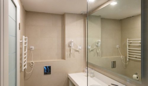 Carine Hotel Delfin
