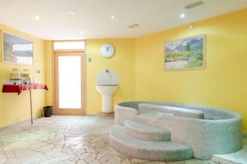 Hotel Alpine Mugon