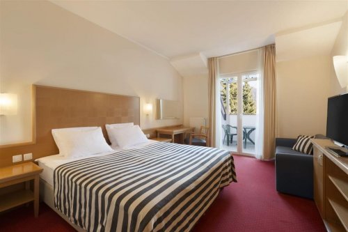 Ramada Hotel & Suites