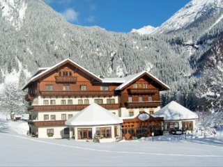 Alpenhotel Badmeister se skipasem Alpenhotel Badmeister se skipasem
