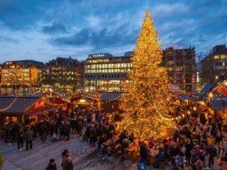 Adventní trhy v Curychu Adventní trhy v Curychu