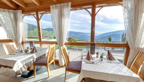 5denní zájezd (denní přejezd) s dopravou a polopenzí v ceně – hotel Alpenfrieden