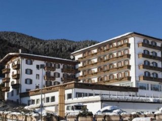 6denní zájezd (denní přejezd) s dopravou, polopenzí a skipasem v ceně – hotel Biancaneve 6denní zájezd (denní přejezd) s dopravou, polopenzí a skipasem v ceně – hotel Biancaneve
