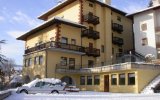 Hotel Corona, Corona Corona