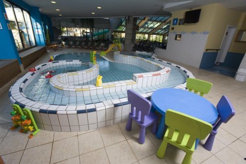 Hotel Eco Bohinj - lyžařský balíček s denním přejezdem, vstupem do aquaparku a polopenzí v ceně