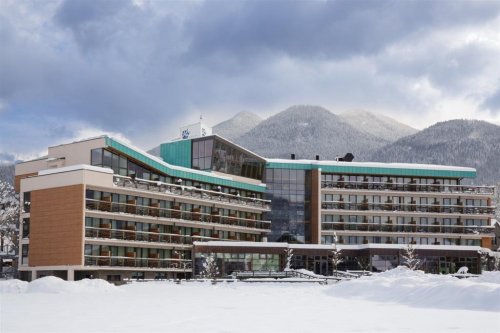 Hotel Eco Bohinj - lyžařský balíček s denním přejezdem, vstupem do aquaparku a polopenzí v ceně