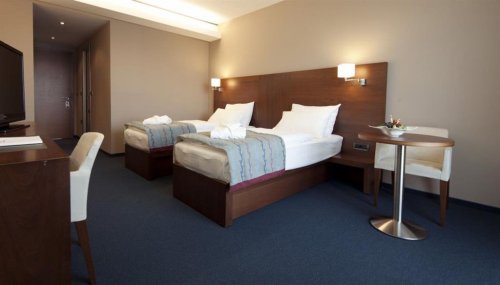 Hotel Eco Bohinj - lyžařský balíček s denním přejezdem, vstupem do aquaparku a polopenzí v ceně