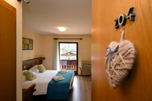 5denní zájezd (denní přejezd) s dopravou, polopenzí a skipasem v ceně – hotel Comelico