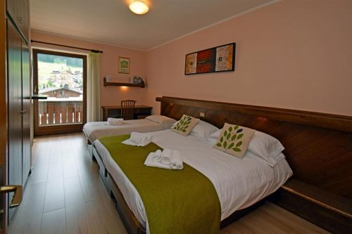 5denní zájezd (denní přejezd) s dopravou, polopenzí a skipasem v ceně – hotel Comelico