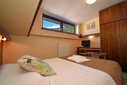 5denní zájezd (denní přejezd) s dopravou, polopenzí a skipasem v ceně – hotel Comelico